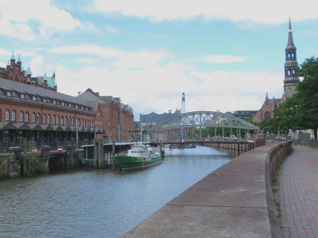 Blick auf die Elbphilharmonie
